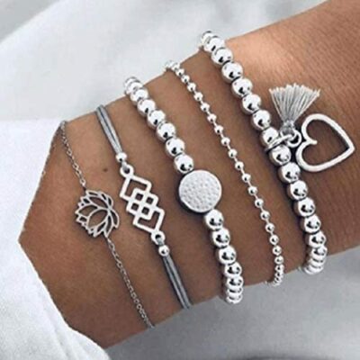 Yean Boho Layered Bracelet Perle Bracelet avec Frange Argent Bracelet Coeur Fait Main pour Femmes et Filles (5 Pièces)