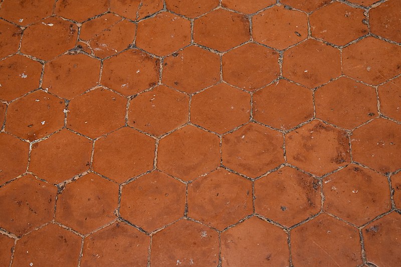 8 conseils pour nettoyer parfaitement les carreaux sans les endommager