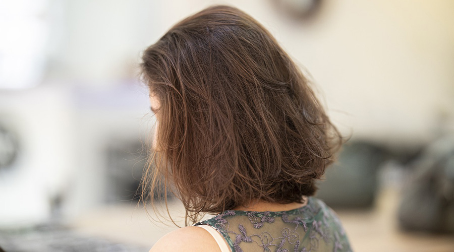 Cheveux abîmés : 5 remèdes naturels pour renforcer vos cheveux