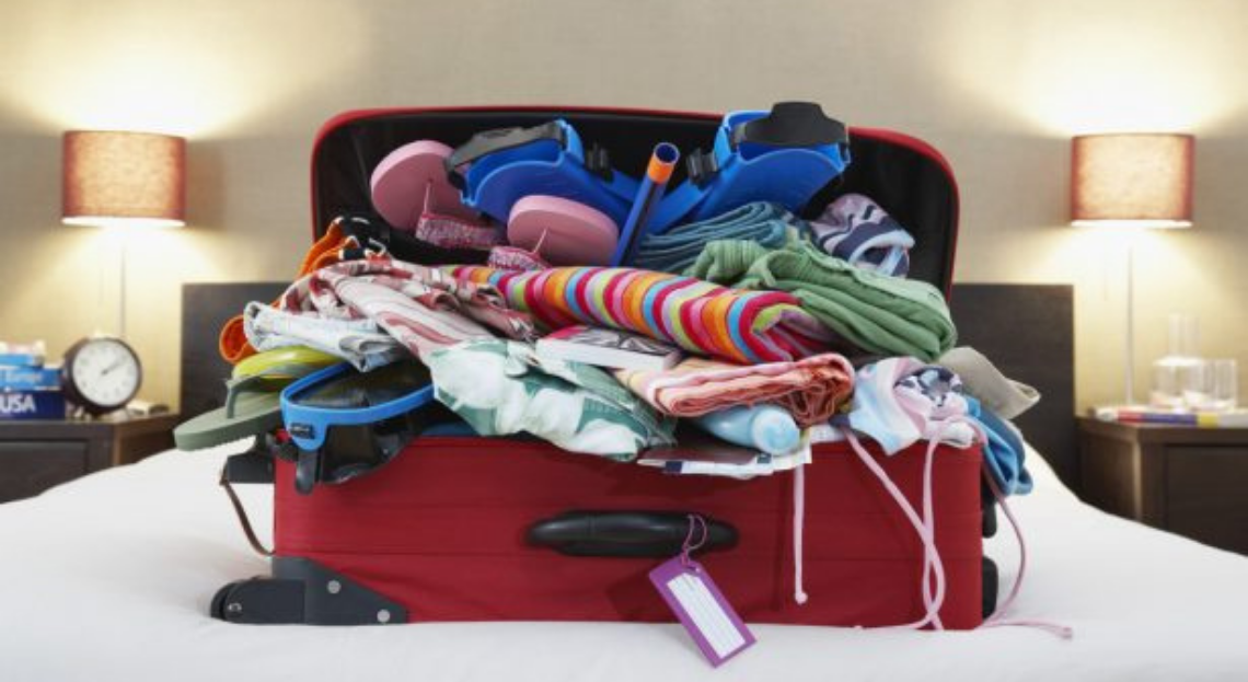 Comment bien faire sa valise sans froisser ses vêtements ?