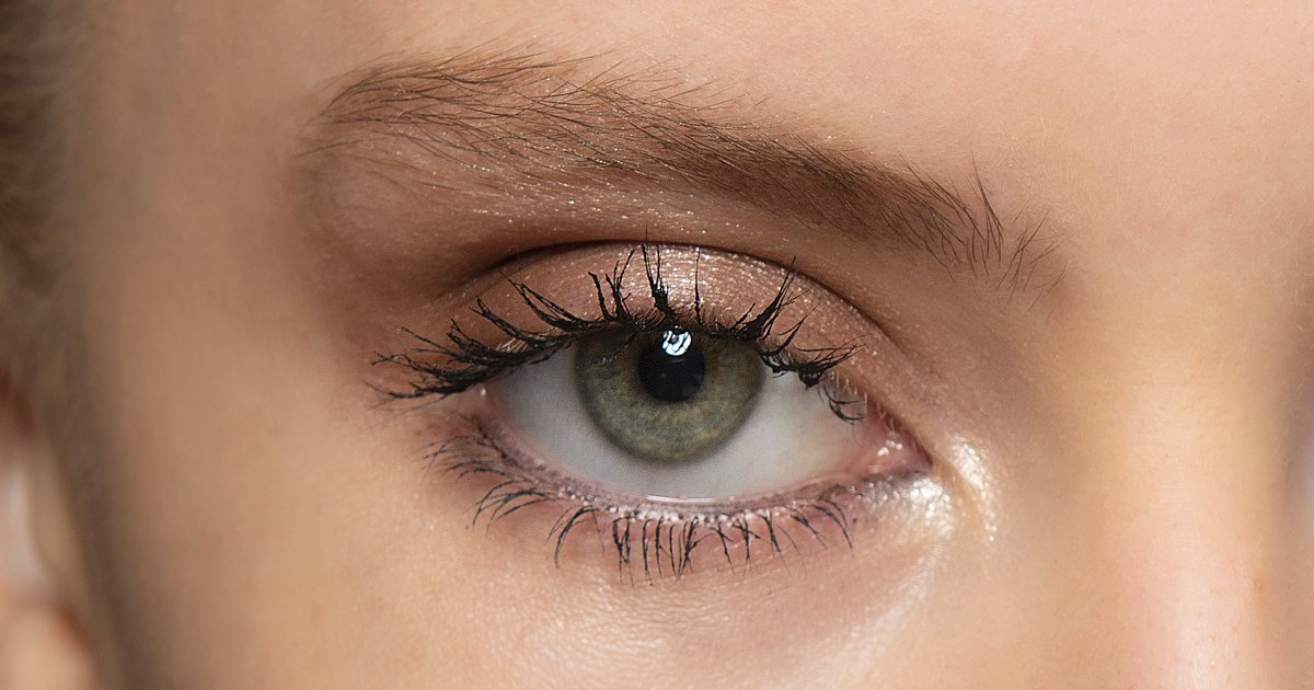 Maquillage des yeux : comment s'y tenir ?