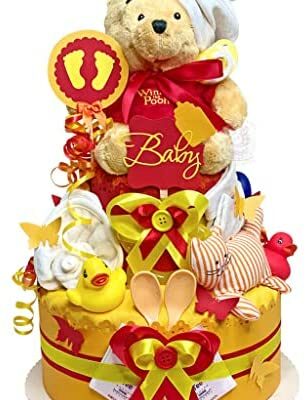 MomsStory – Nappy Cake Neutre Winnie l'ourson Disney Cadeau pour bébé pour naissance, baptême, baby shower 2 étages (Orange-rouge) Bébé garçon et bébé fille (unisexe) avec tétine en peluche et plus