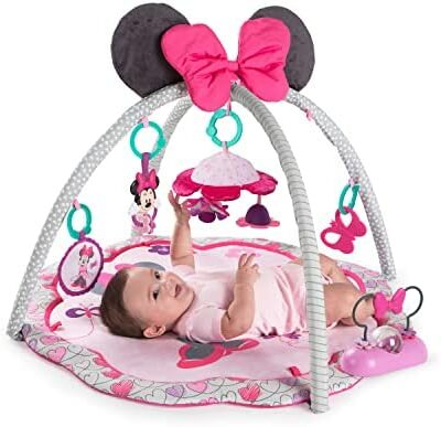 Bright Starts, Disney Baby, Minnie Mouse Garden Fun Tapis de jeu musical pour bébé, Arche de jeu, 6 jouets détachables, 20 minutes de musique, Coussin de soutien, Lavable en machine, Dès la naissance